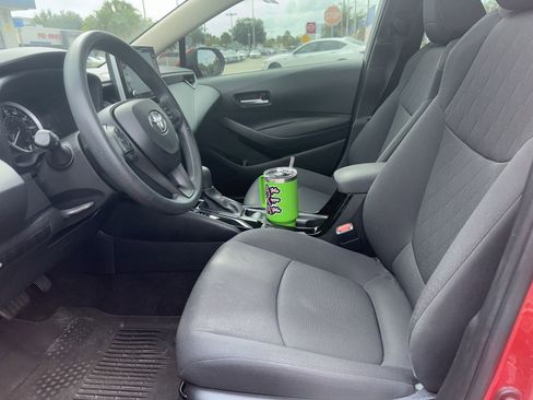 Used 2020 Toyota Corolla LE image 10