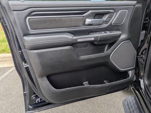 Used 2022 RAM 1500 Laramie AWD/4WD image 10