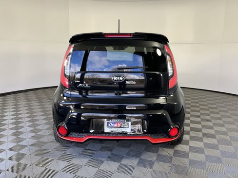Used 2015 Kia Soul + image 4