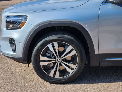 Used 2025 Mercedes-Benz GLB 250 4MATIC image 9