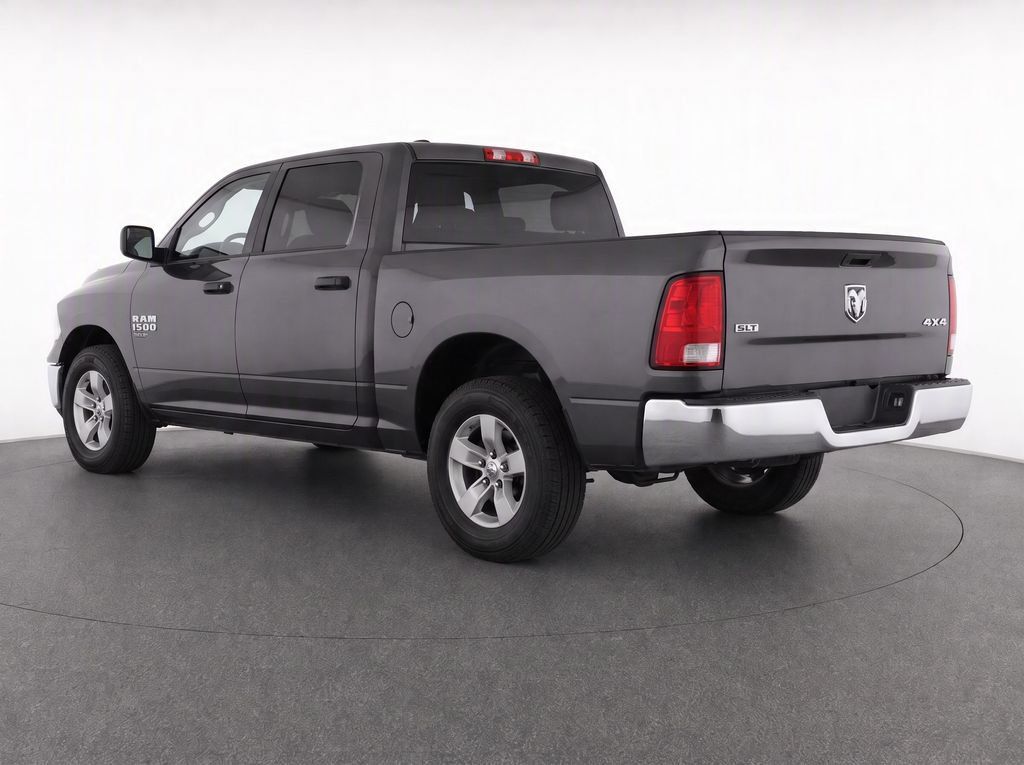 Used 2022 RAM 1500 Classic SLT AWD/4WD image 3