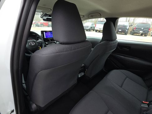 Used 2024 Toyota Corolla LE image 27