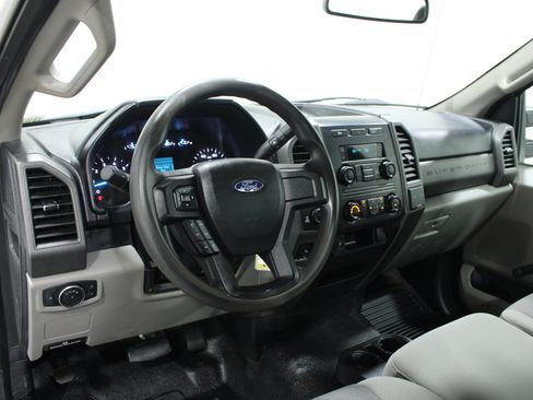 Used 2019 Ford F250 XL AWD/4WD image 2