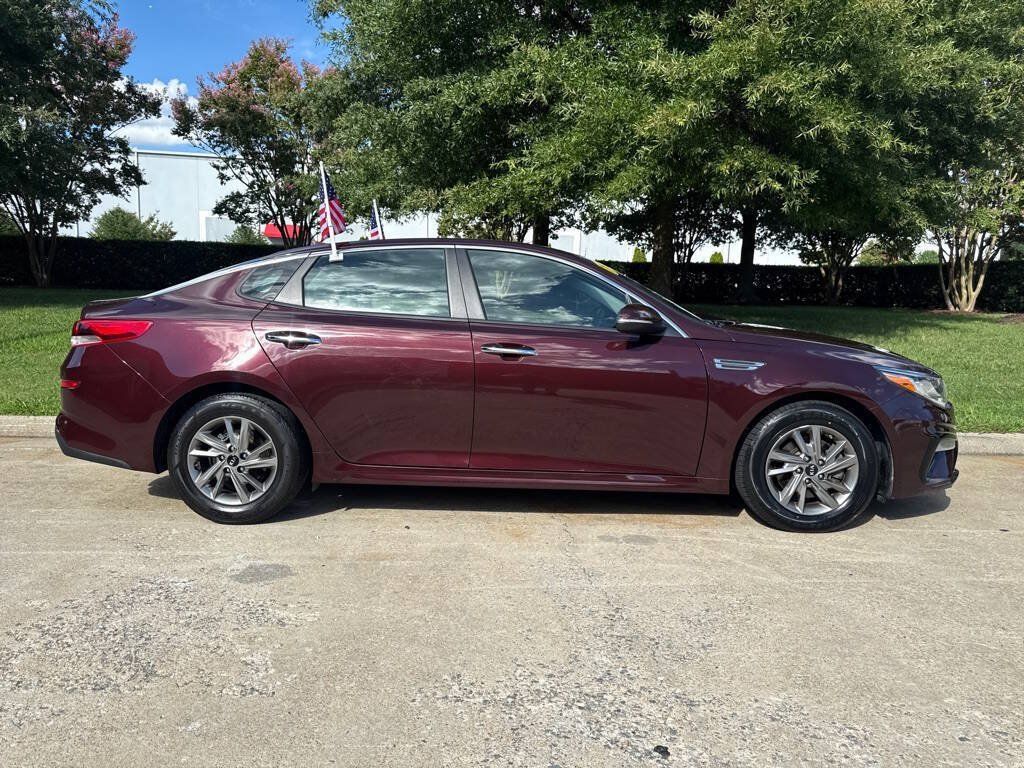 Used 2019 Kia Optima LX FWD image 2