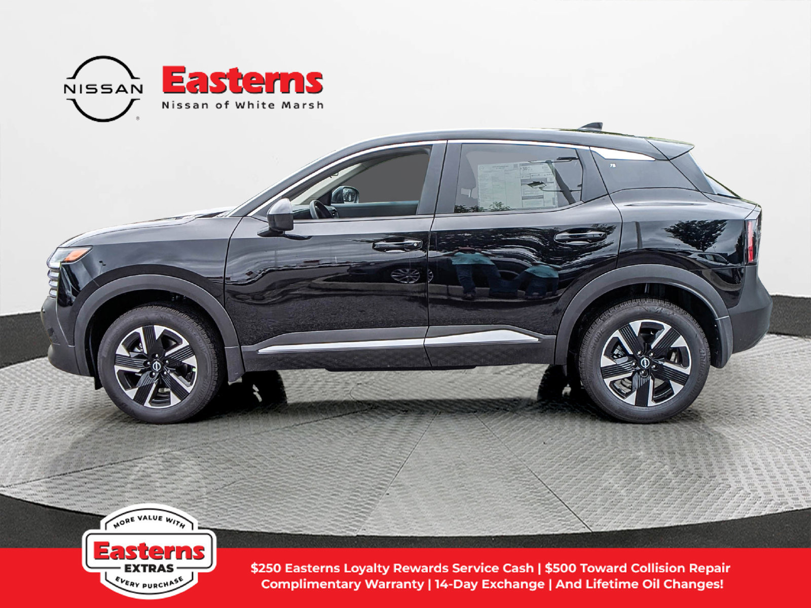 Used 2025 Nissan Kicks SV AWD/4WD image 3