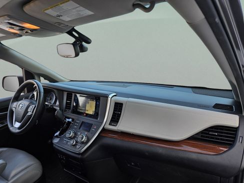Used 2015 Toyota Sienna Limited Premium w/ Advanced Technology Package FWD image 26