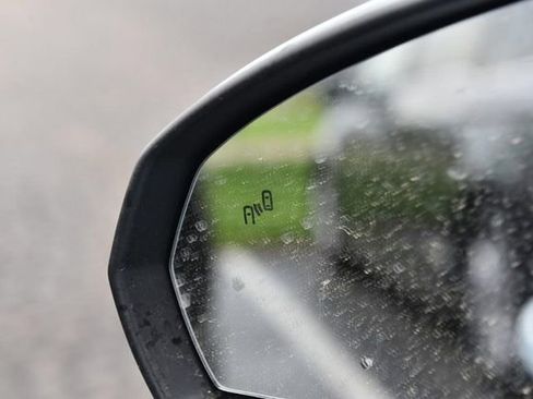 New 2026 Volkswagen Taos SE image 9