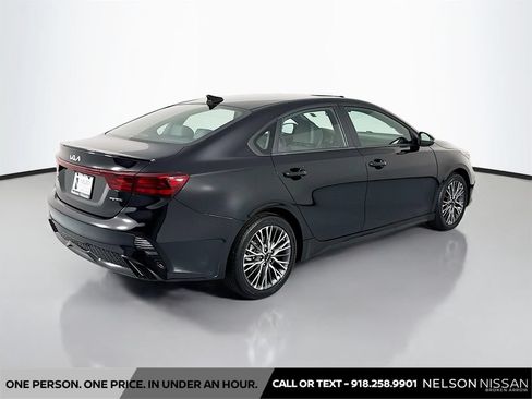 Used 2024 Kia Forte GT-Line w/ GT-Line Premium Package FWD image 5