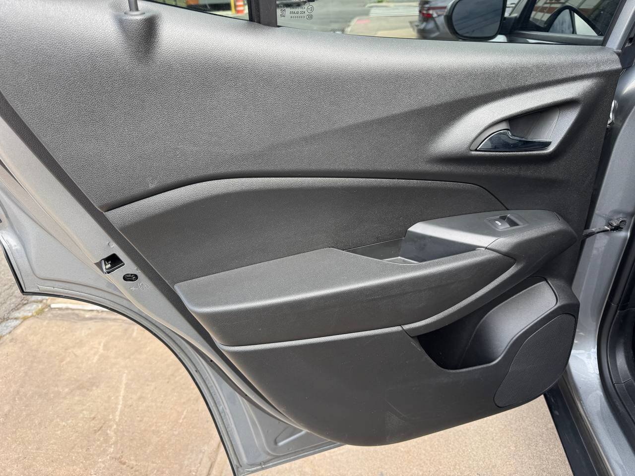 Used 2024 Chevrolet Trax LS w/ LS Convenience Package FWD image 22