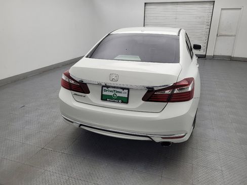 Used 2017 Honda Accord EX image 7