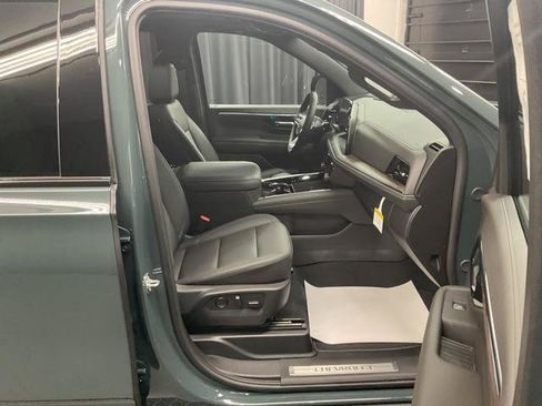 New 2026 Chevrolet Tahoe Z71 w/ Comfort Package AWD/4WD image 16