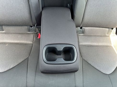 Used 2018 Toyota Camry LE FWD image 15