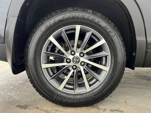 Used 2017 Toyota Highlander XLE image 33