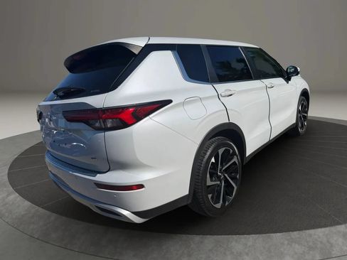 Used 2022 Mitsubishi Outlander SE AWD/4WD image 4