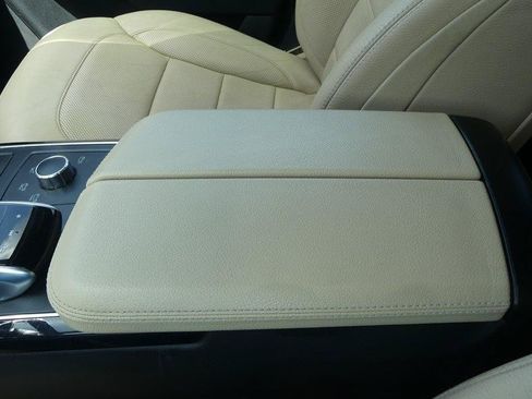 Used 2017 Mercedes-Benz GLS 550 4MATIC image 29