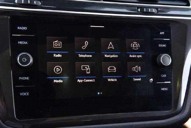 Certified 2023 Volkswagen Tiguan SE w/ Panoramic Sunroof Package FWD image 13