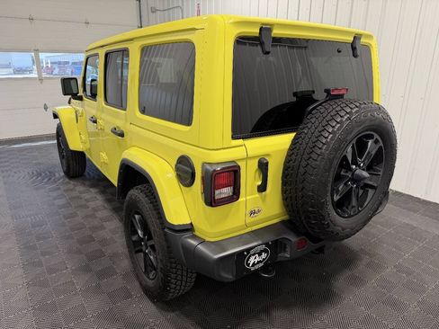 Used 2023 Jeep Wrangler Unlimited Sahara AWD/4WD image 3