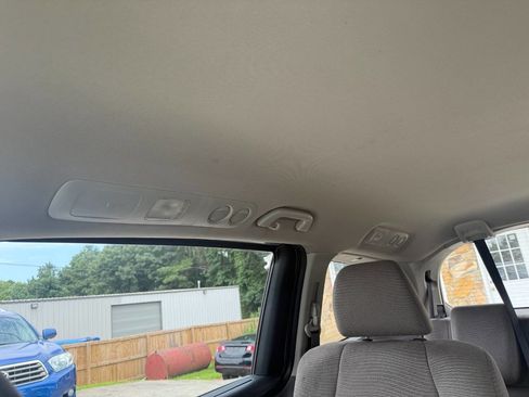 Used 2011 Honda Odyssey LX image 23