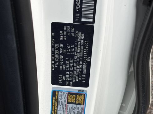 Used 2026 Kia Carnival FWD image 10