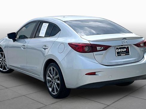 Used 2018 MAZDA MAZDA3 Touring FWD image 11