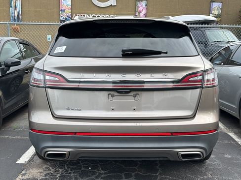 Used 2021 Lincoln Nautilus FWD w/ Equipment Group 101A image 3