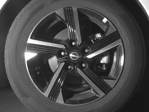 Used 2025 Nissan Sentra SV image 13