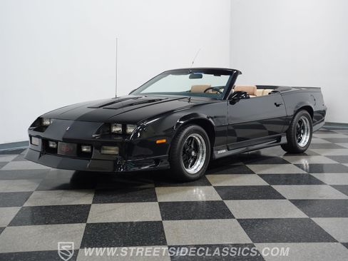 Used 1991 Chevrolet Camaro Z28 RWD image 6