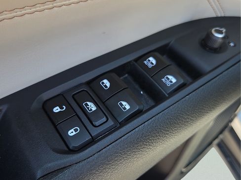 Used 2025 Jeep Compass Limited AWD/4WD image 14