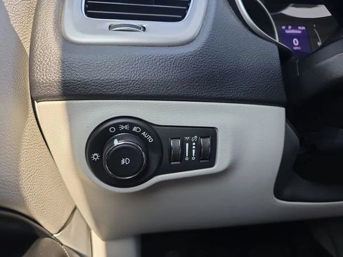 Used 2020 Jeep Compass Latitude FWD image 24