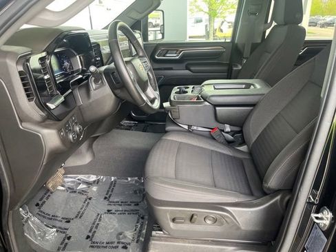 Used 2024 Chevrolet Silverado 2500 LT AWD/4WD image 24