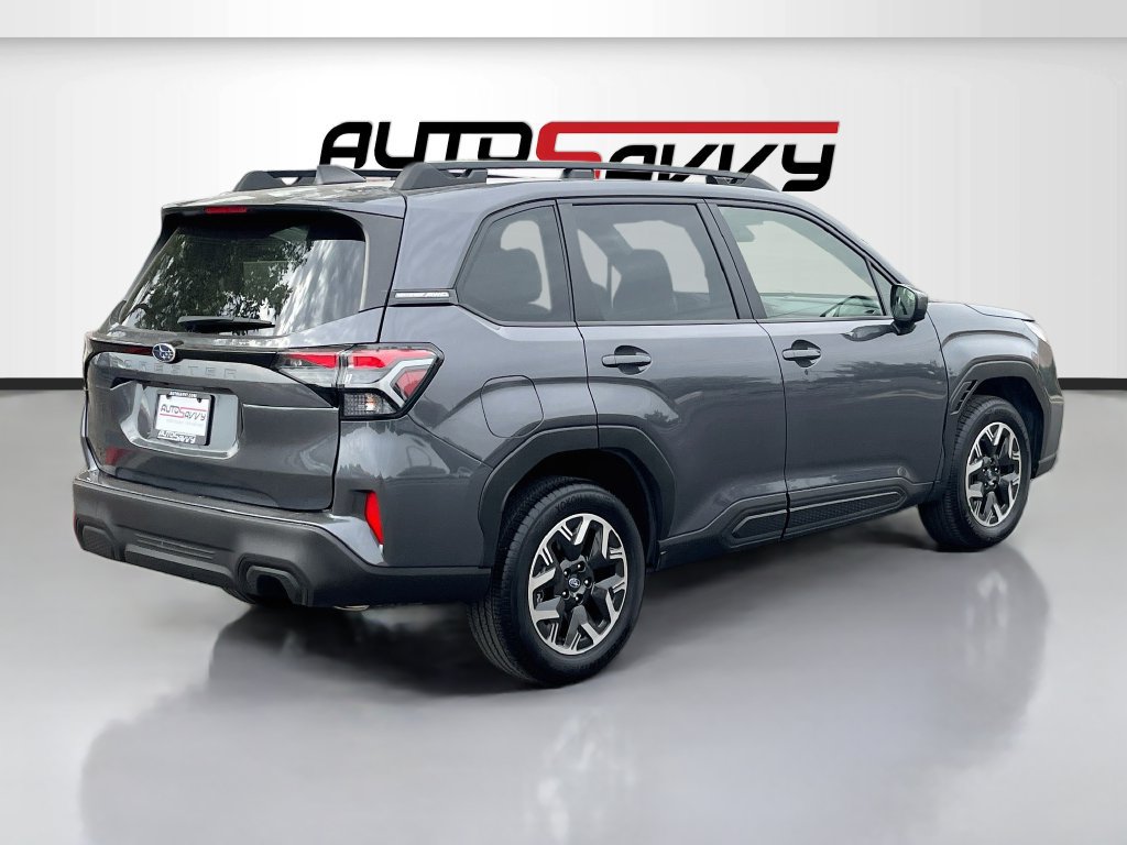 Used 2025 Subaru Forester Premium AWD/4WD image 7