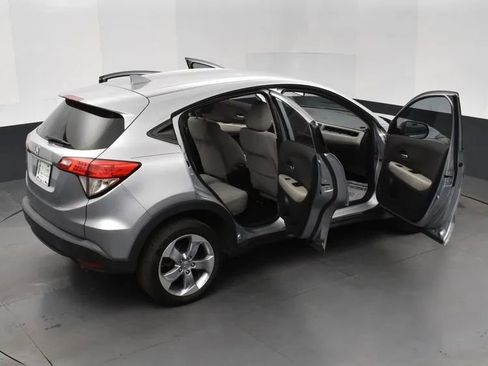 Used 2021 Honda HR-V LX image 6