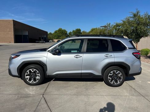 Used 2026 Subaru Forester Premium AWD/4WD image 8