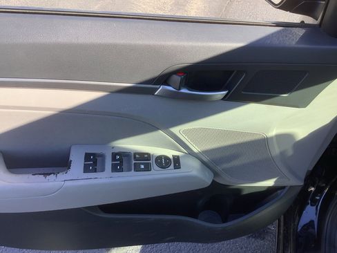 Used 2019 Hyundai Elantra Value Edition FWD image 12