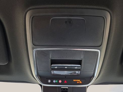 Used 2025 Chevrolet Traverse High Country FWD image 22