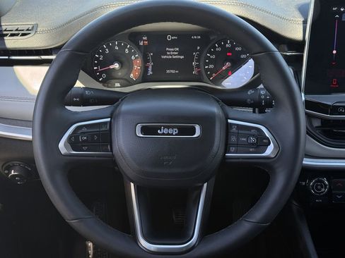 Used 2025 Jeep Compass Limited AWD/4WD image 14