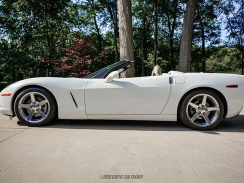 Used 2005 Chevrolet Corvette Convertible w/ Preferred Equipment Group RWD image 3