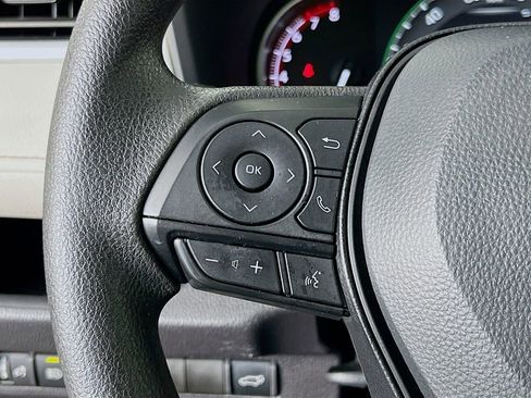 Used 2025 Toyota RAV4 XLE w/ Convenience Package FWD image 13