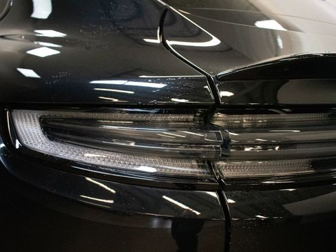 Certified 2025 Porsche Cayenne Turbo AWD/4WD image 12