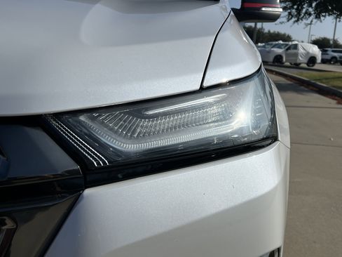 Used 2023 Chevrolet Traverse Premier w/ Redline Edition image 6