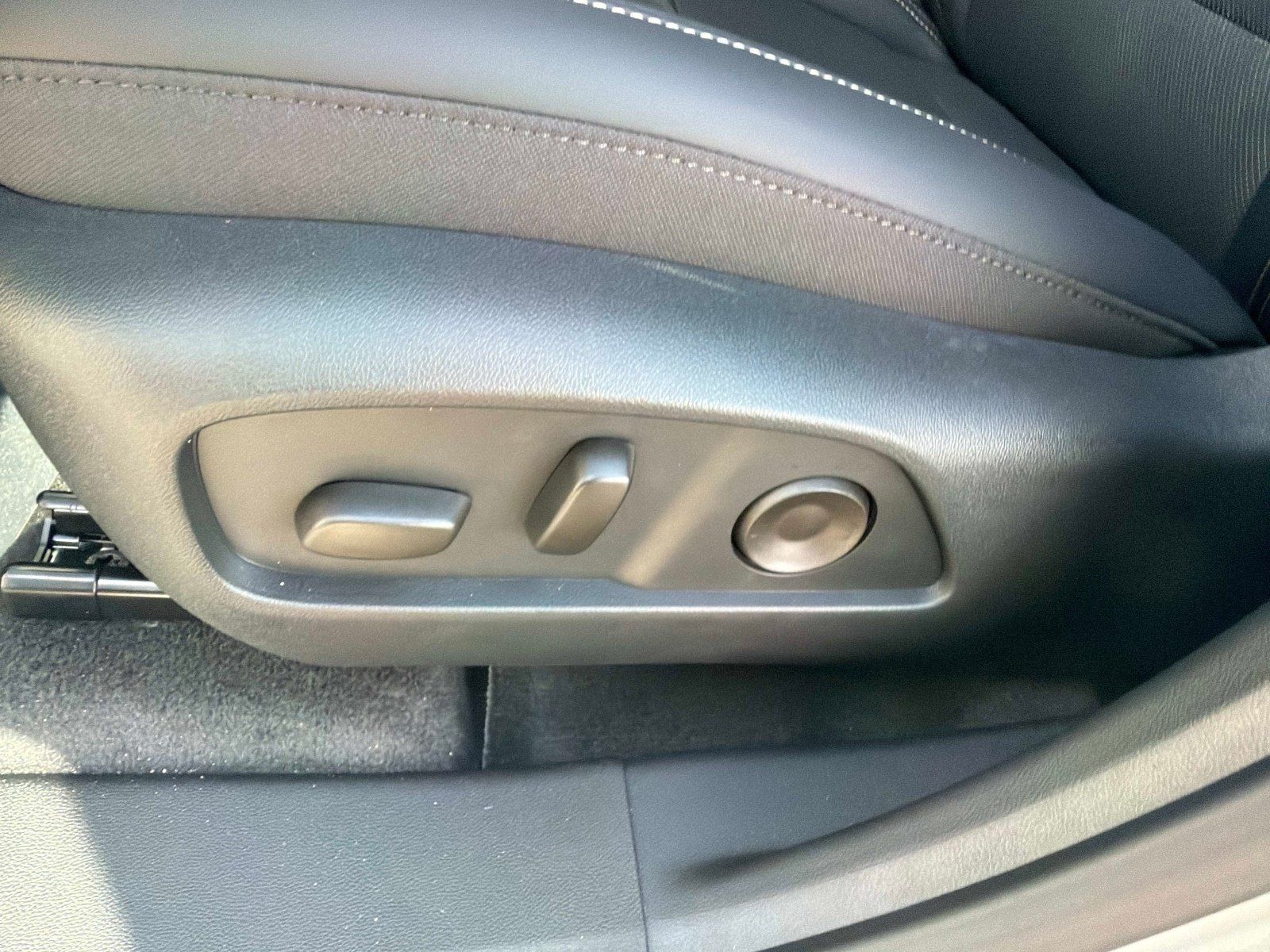 New 2027 GMC Terrain Elevation w/ Elevation Premium Package FWD image 19