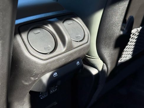 Used 2025 Jeep Gladiator Mojave w/ Convenience Group image 26