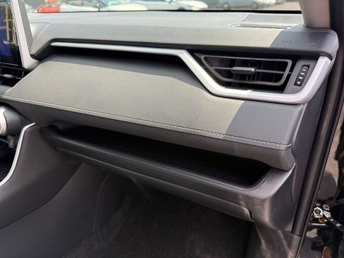 Certified 2025 Toyota RAV4 XLE AWD/4WD image 16
