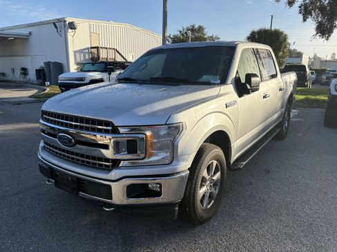 Used 2018 Ford F150 XLT w/ Equipment Group 302A Luxury image 3