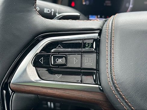 Used 2025 Jeep Grand Cherokee Summit image 22