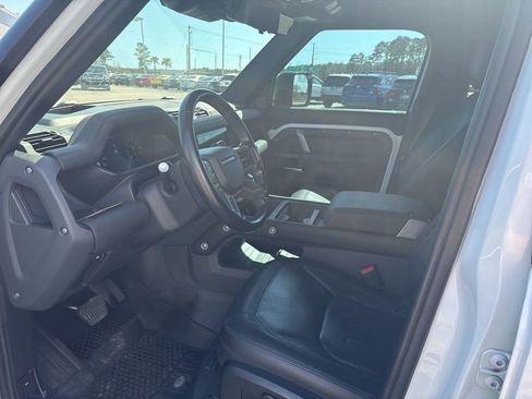 Used 2021 Land Rover Defender 110 X-Dynamic SE image 10