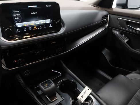 Certified 2023 Nissan Rogue Platinum w/ Platinum Premium Package image 31