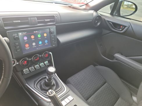 Used 2023 Toyota GR86 w/ ALL Weather Mat Package (TMS) RWD image 16