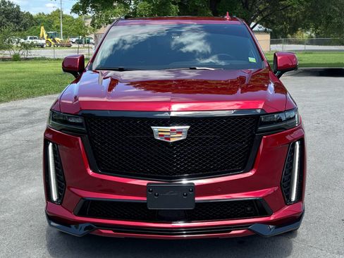 Used 2023 Cadillac Escalade ESV V AWD/4WD image 6