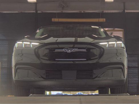 Used 2025 Ford Mustang Mach-E Premium RWD image 3